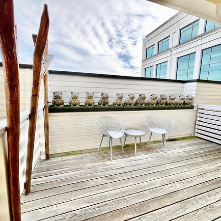 The Hive 302 King With Balcony Hotel Município de Município de Wilmington Exterior foto